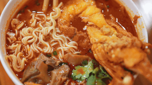 网红厨师牛肉拉面店,牛肉拉面店掀起美食风暴