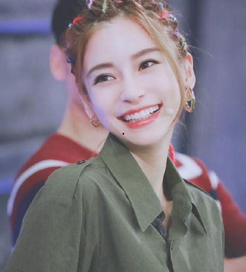 陶瓷牙明星,重塑微笑，闪耀舞台